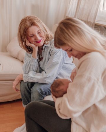 Hebamme Yvonne Kayser bei der Nachbetreuung